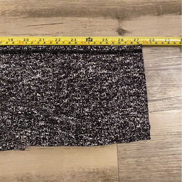 Black and White Lululemon Jet Pants - Picture 9 of 9